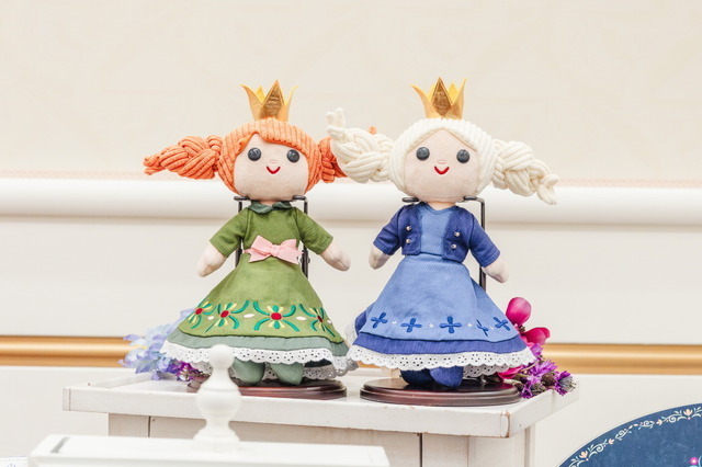 『アナと雪の女王』エリアの新アトラクション、「アナとエルサのフローズンジャーニー」をテーマにしたグッズが新登場！