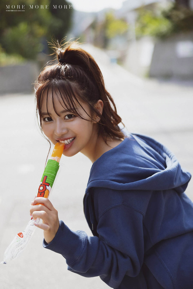 「井口裕香写真集 MORE MORE MORE」掲載カット【撮影／倉本侑磨】