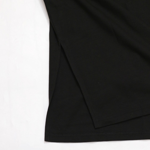 「『名探偵コナン』TAZSロゴシャツ（安室透モデル）」7,150円（税込）（C）青山剛昌／小学館・読売テレビ・TMS 1996