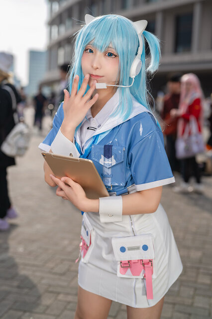 シフティー『勝利の女神:NIKKE』／泡沫いろは（X：@irohautkt_cos）