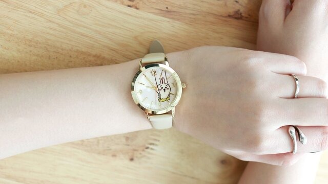 ちいかわのキーチェーンウォッチが可愛すぎる…！ダイカットポーチの中に時計を収納ー文字盤がキュートなレザー腕時計など、身につけたいアイテムが続々