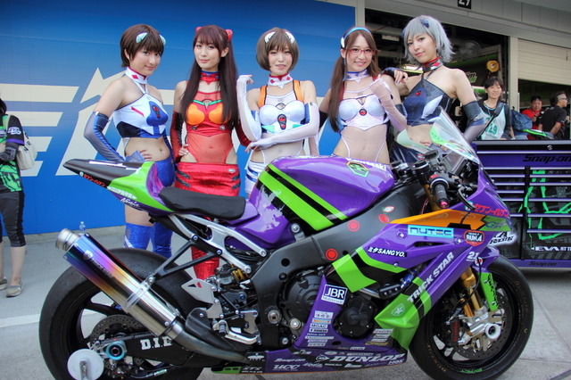 今年も大人気だったエヴァRTのレースクイーン