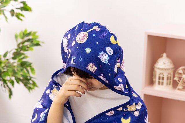 「まじかるちいかわ」夏にピッタリ！散りばめられたハチワレらが可愛すぎる、ひんやりタオルやレジャー用品などが登場