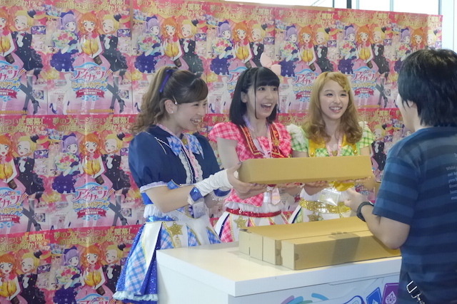 AIKATSU☆STARS！ が「アイカツ！オフィシャルショップ」一日店長