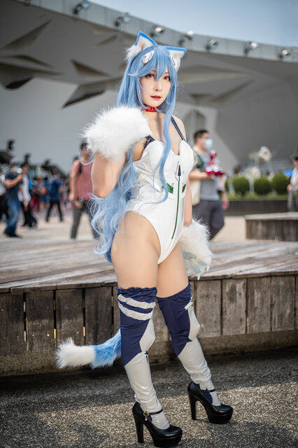 綾波レイ（創作猫耳）「ヱヴァンゲリヲン新劇場版」／Alena（Instagram：alenacosplay）