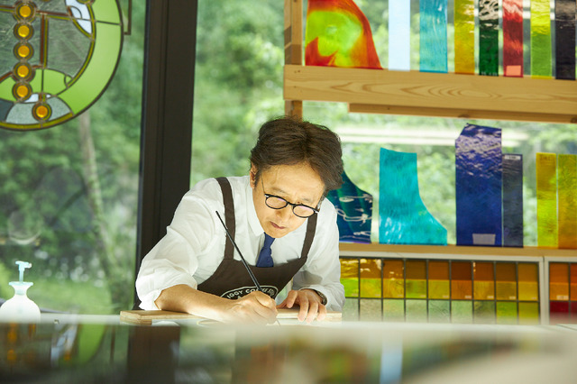 「大阪駅西側地区アートプロジェクト（仮称）」荒木飛呂彦の筆入れの様子