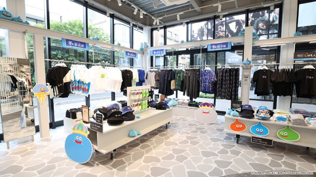 胸元にメラ！『ドラクエ』じゅもん100種を選んで着れるグラニフコラボアパレルが予約受付中―知る人ぞ知るマニアックな“じゅもん”も