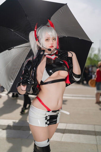 プリンツ・オイゲン『アズールレーン』／終夜蓮（@sorcieresommeil）