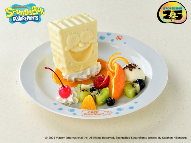 「CAFE Secret Recipe」秘密のソースと彩りフルーツのごきげんなケーキ価格：1,780円（税込）