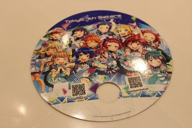 無料配布物はうちわがトレンド、ポストカード、紙袋など登場：コミケ88レポート