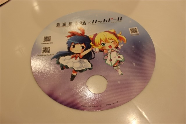 無料配布物はうちわがトレンド、ポストカード、紙袋など登場：コミケ88レポート