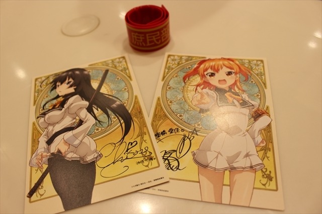 無料配布物はうちわがトレンド、ポストカード、紙袋など登場：コミケ88レポート