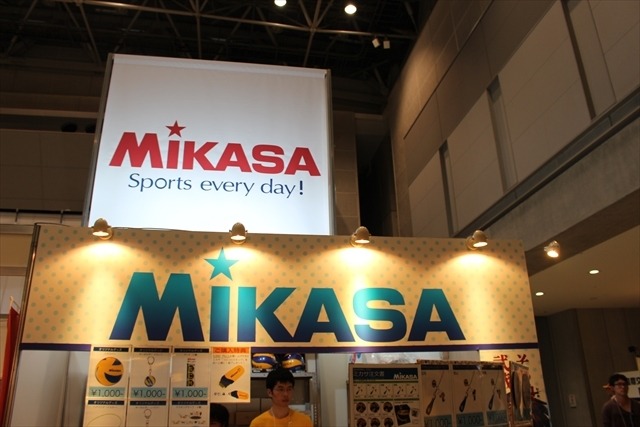 大盛況の企業ブース、それぞれの見せ方に個性が広がる：コミケ88レポート