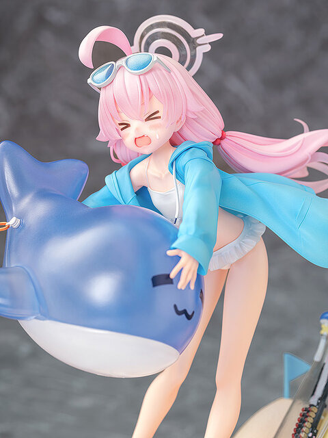 「動いてないのに暑いよ～」を再現！『ブルアカ』水着ホシノがフィギュアになって登場―ゲーム内では見られない後ろ姿も
