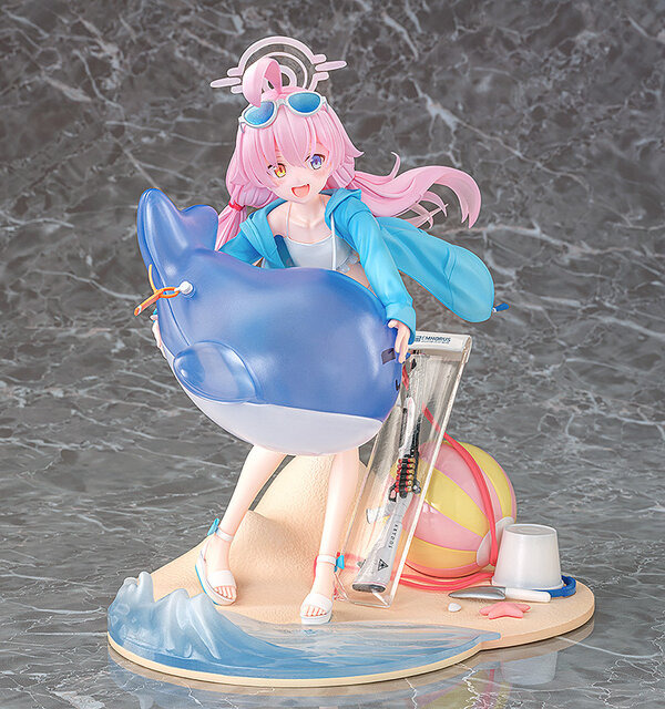 「動いてないのに暑いよ～」を再現！『ブルアカ』水着ホシノがフィギュアになって登場―ゲーム内では見られない後ろ姿も