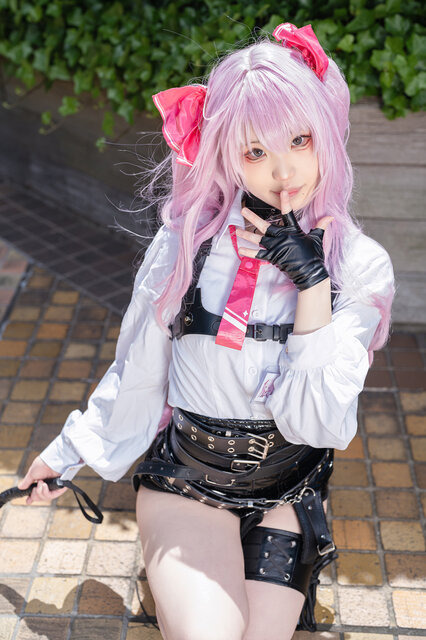 ユニ『勝利の女神：NIKKE』／柊蓮（X：@syuuren_）