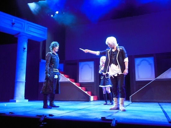 舞台「DIABOLIK LOVERS」官能的で耽美、兄弟とヒロインの関係性はちょっと不思議な”連帯感”