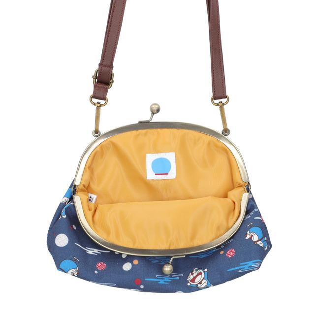 「ドラえもん未来デパート限定 がま口ショルダーバッグ ひし形/エ霞」各4,950円（税込）（C）Fujiko-Pro（C）Fujiko-Pro,Shogakukan,TV-Asahi,Shin-ei,and ADK