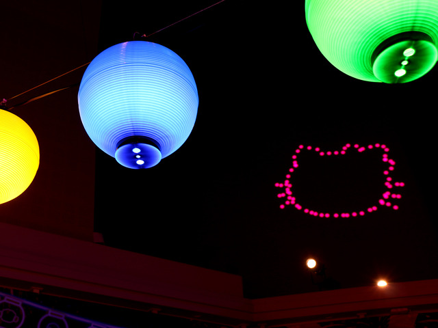 ネオエンニチ内装 （C） 2024 SANRIO CO., LTD. TOKYO, JAPAN 著作 株式会社サンリオ