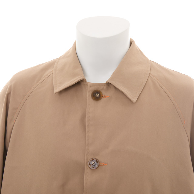 『夏目友人帳』×SuperGroupies「夏目友人帳 モデル ステンカラーコート」（C）緑川ゆき・白泉社／「夏目友人帳」製作委員会