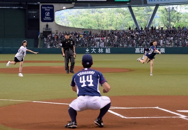 「心が叫びたがってるんだ。」 順とめんまが埼玉西武プリンスドームで始球式に挑戦