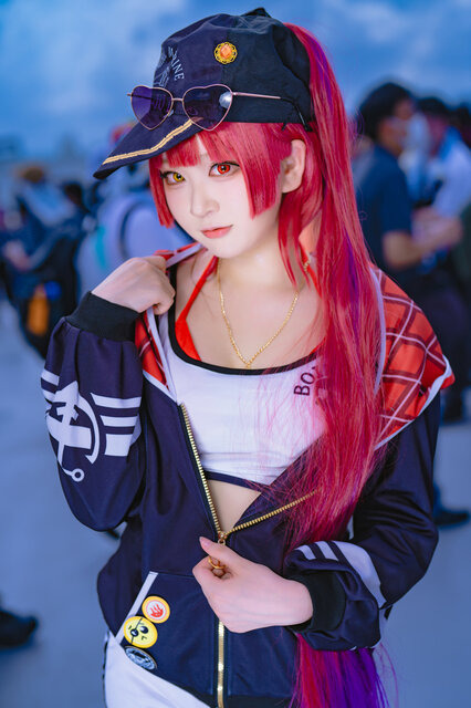 宝鐘マリン「ホロライブ」／Yuki亭（X：@teyi0214）、撮影：山颪ヒア（X：@fotomachen）