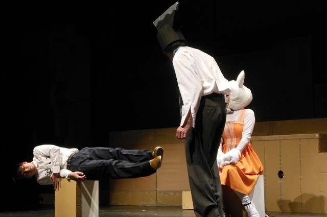 『舞台　増田こうすけ劇場　ギャグマンガ日和』(c)増田こうすけ/集英社 (c)「舞台 増田こうすけ劇場ギャグマンガ日和」製作委員会