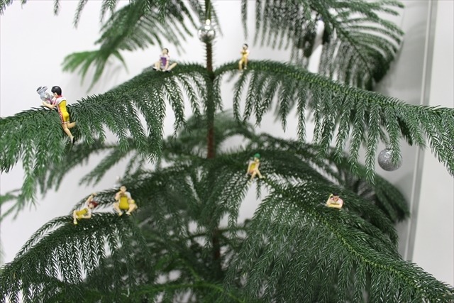コップのフチに「弱虫ペダル 」　総北メンバーをあちこちにひっかけた