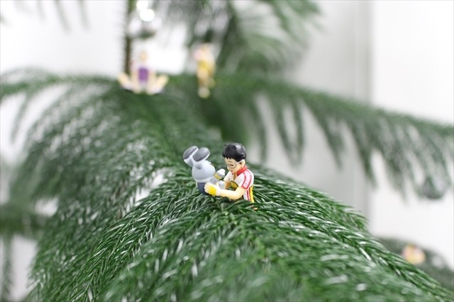 コップのフチに「弱虫ペダル 」　総北メンバーをあちこちにひっかけた