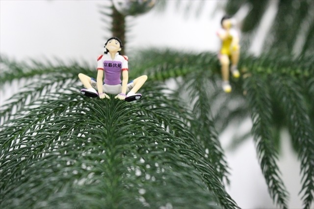 コップのフチに「弱虫ペダル 」　総北メンバーをあちこちにひっかけた