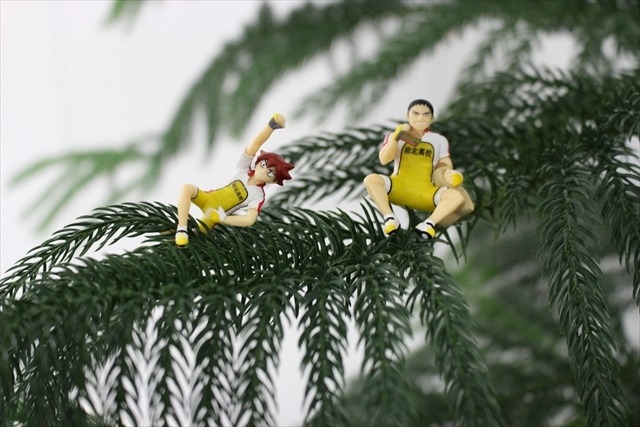 コップのフチに「弱虫ペダル 」　総北メンバーをあちこちにひっかけた