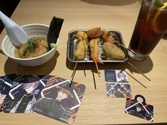 にじさんじ「3SKM」と「串かつ でんがな」コラボ店舗【レポート写真】（C）ANYCOLOR, Inc