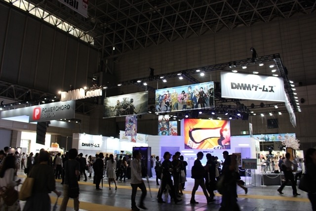 「刀剣乱舞」アプリゲーム披露、「艦これ」フィギュアが並んだ東京ゲームショウ2015のDMMブース