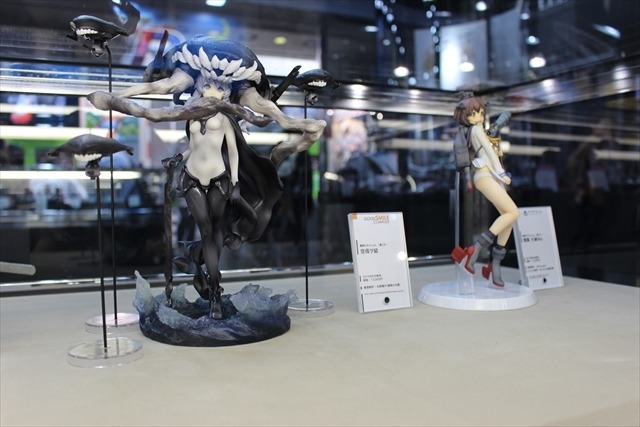 「刀剣乱舞」アプリゲーム披露、「艦これ」フィギュアが並んだ東京ゲームショウ2015のDMMブース