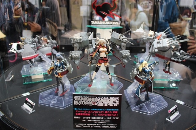 「刀剣乱舞」アプリゲーム披露、「艦これ」フィギュアが並んだ東京ゲームショウ2015のDMMブース