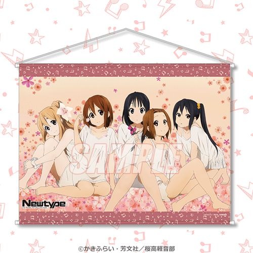 A賞：B2タペストリー（全3種）