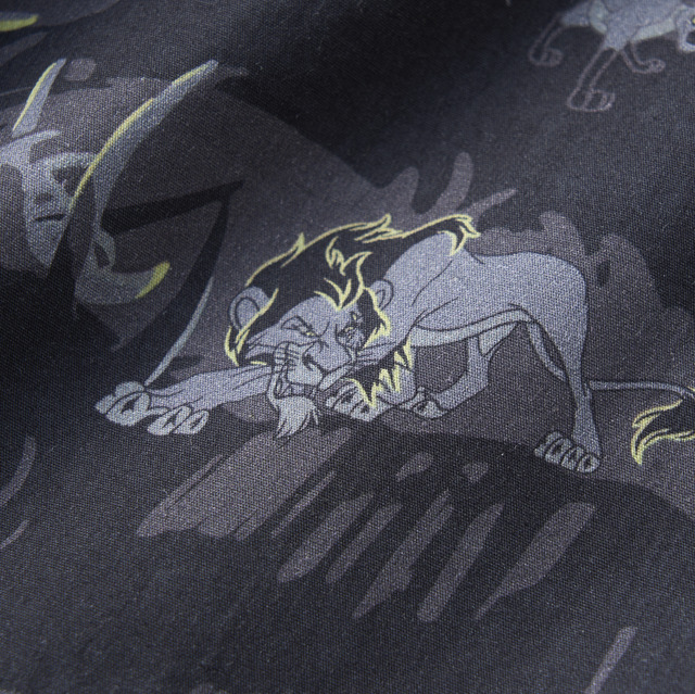 「ライオン・キング／スカー」ユニセックス総柄シャツ（C）Disney