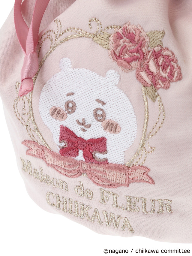 「Maison de FLEUR×ちいかわ」刺繍巾着（C）nagano / chiikawa committee