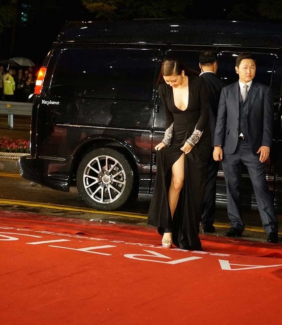 ハ・ジウォン／第20回釜山国際映画祭レッド・カーペット