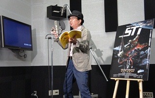 全身で熱演する大和田獏さん。