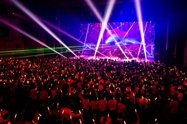 fripSideが神奈川県民ホールをグリーンに染める　「Two souls -toward the truth-」と共に