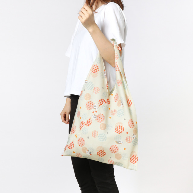 『夏目友人帳』ニャンコ先生　あずまトート（C）緑川ゆき・白泉社／「夏目友人帳」製作委員会