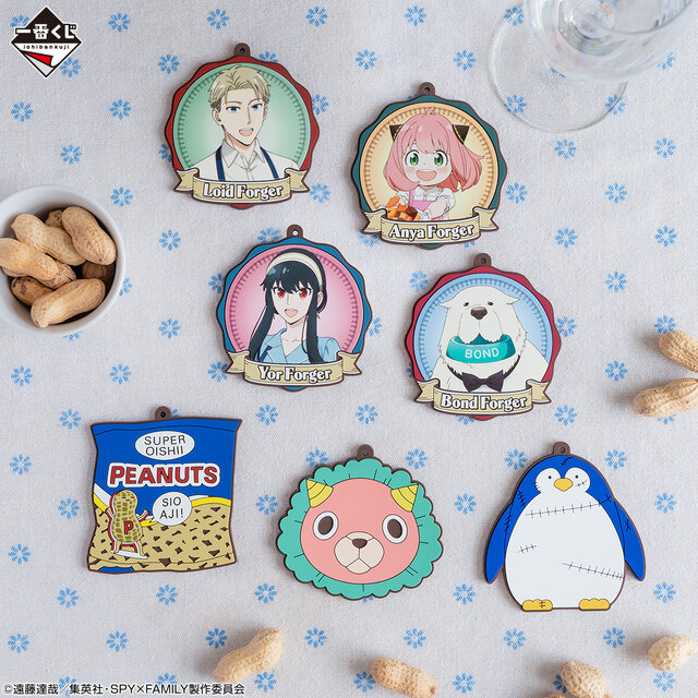 「SPY×FAMILY」新作一番くじの全ラインナップ公開！A賞はおやつに夢中な「アーニャ 時計付きフィギュア」