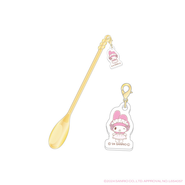 マイメロディ50周年記念テーマオリジナルグッズ「チャーム付きマドラーB」（C）2024 SANRIO CO., LTD. APPROVAL NO. L654057