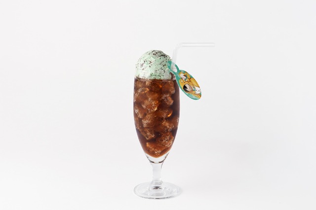 コラボカフェ「『弱虫ペダル LIMIT BREAK × ラスカル』 × Chugai Grace Cafe【渋谷モディ】」が開催。コラボメニュー「荒北靖友の最強の運び屋コーラ」（C）渡辺航（週刊少年チャンピオン）／弱虫ペダル05製作委員会（C）NIPPON ANIMATION CO.,LTD.