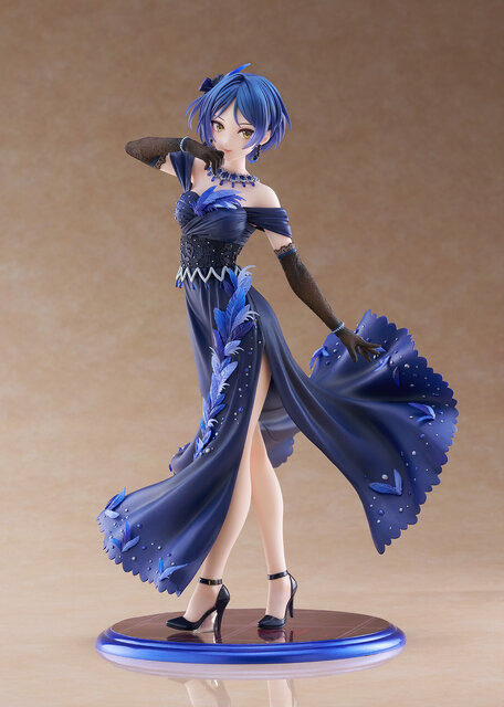 ロングスカートのスリットから魅せる美脚！『デレマス』より「速水奏」が気高く美しいドレス衣装で立体化