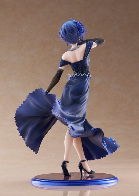 ロングスカートのスリットから魅せる美脚！『デレマス』より「速水奏」が気高く美しいドレス衣装で立体化