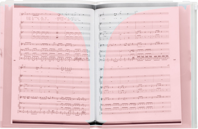 『すみっコぐらし』「喫茶すみっコでチョコレートフェア」テーマが登場「ハードカバーハンド付クリアホルダー」（C）2025 SAN-X CO., LTD. ALL RIGHTS RESERVED.