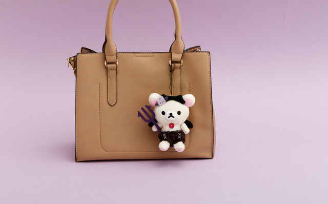 『リラックマ』「コリラックマのこあくま気分」テーマが登場「おきがえリラックマ（こあくまみならい）」使用例（C）2025 SAN-X CO., LTD. ALL RIGHTS RESERVED.