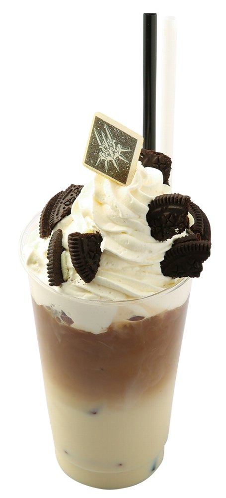 「NieR」シリーズ SQAURE ENIX CAFE コラボ「ヨルハ二号B型：ソイカフェオレ（復刻）」（C）SQUARE ENIX